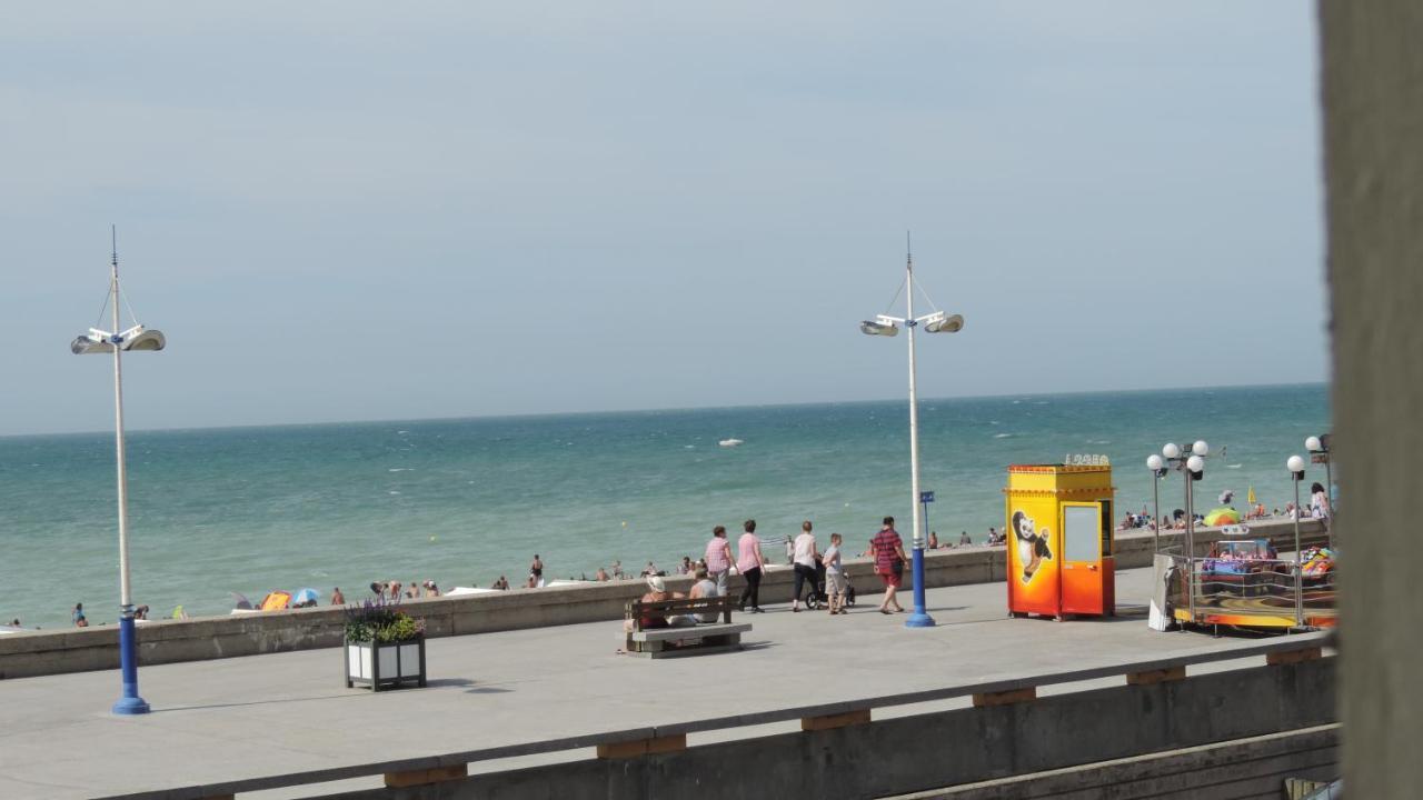 FRONT DE MER ET FALAISE 317 1er Étage Lit fait Wifi Parking Le Tréport Exterior foto