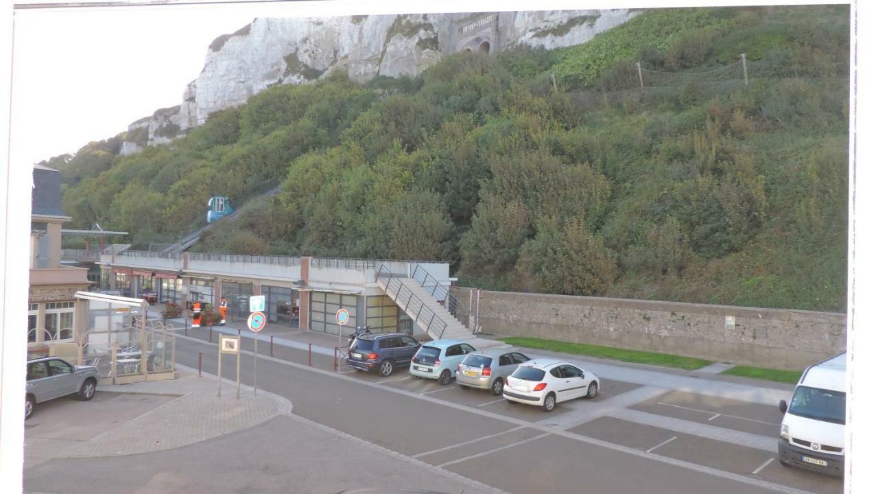 FRONT DE MER ET FALAISE 317 1er Étage Lit fait Wifi Parking Le Tréport Exterior foto